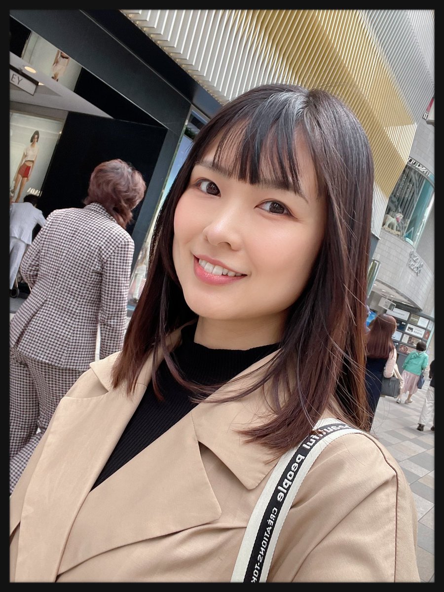 トリートメント&amp;カットしてもらってきました。
ここ最近は＜前髪の生え癖＞に悩まされていたけれど、ようやくスッキリ解決♪
前髪キープするの本当大変…

そして太りました🤰🏻
#amisbyair✂️Thanks!
#渕上舞