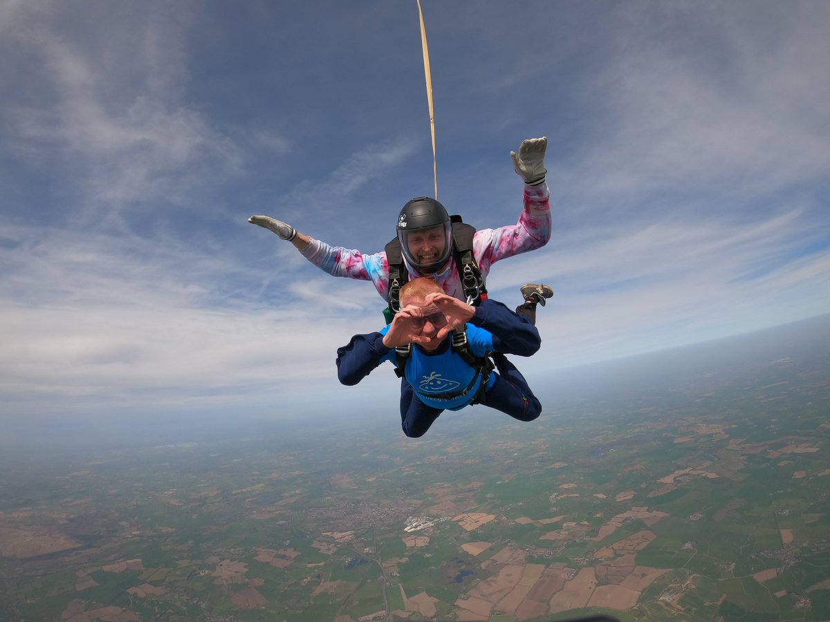 Fundraising is now around £3300 in aid of <a href="/ClaireHouse/">Claire House</a> for my skydive a couple of weeks ago.

I'll close the just giving on Thursday if you would still like to donate. Thank you to all that have donated and supported so far x

justgiving.com/page/christope…