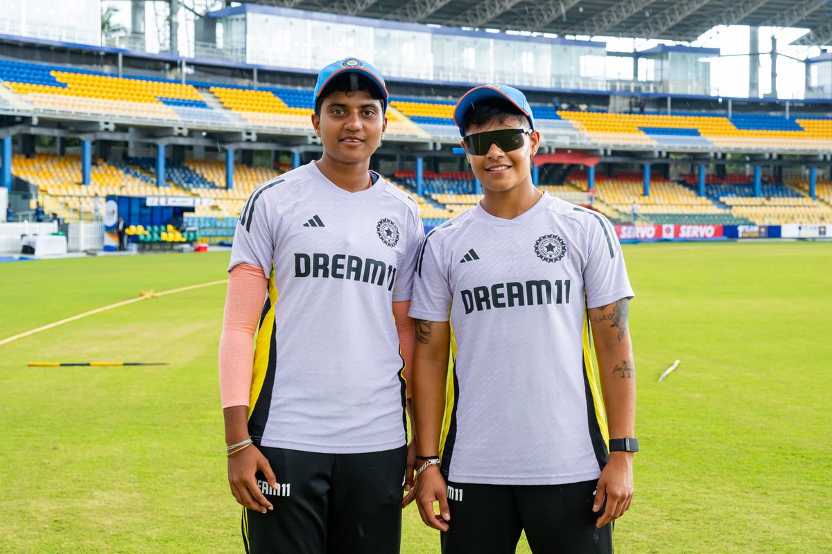 Giant_Cricket's tweet image. Living the dream. Go shine, Kashvee &amp;amp; Sree! 💙

#WomensTriNationSeries2025 #SLvIND #GujaratGiants #BringItOn [📸 BCCI]
