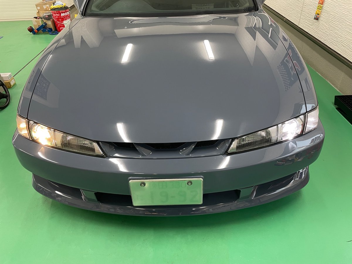 Kmps13s14's tweet photo. ハロゲンバルブからハロゲンバルブに交換完了！このチラッと見える青色が良くてハロゲンに💡
そして燃ポン交換して半年ぶりにSINCOマニ→東名アウトレット→ムーンフェイスFパイプ→ヤシオファクトリー触媒→GPスポーツSチューンの車検対応の音聞けた☺️ https://t.co/tIMuY3QtKK
