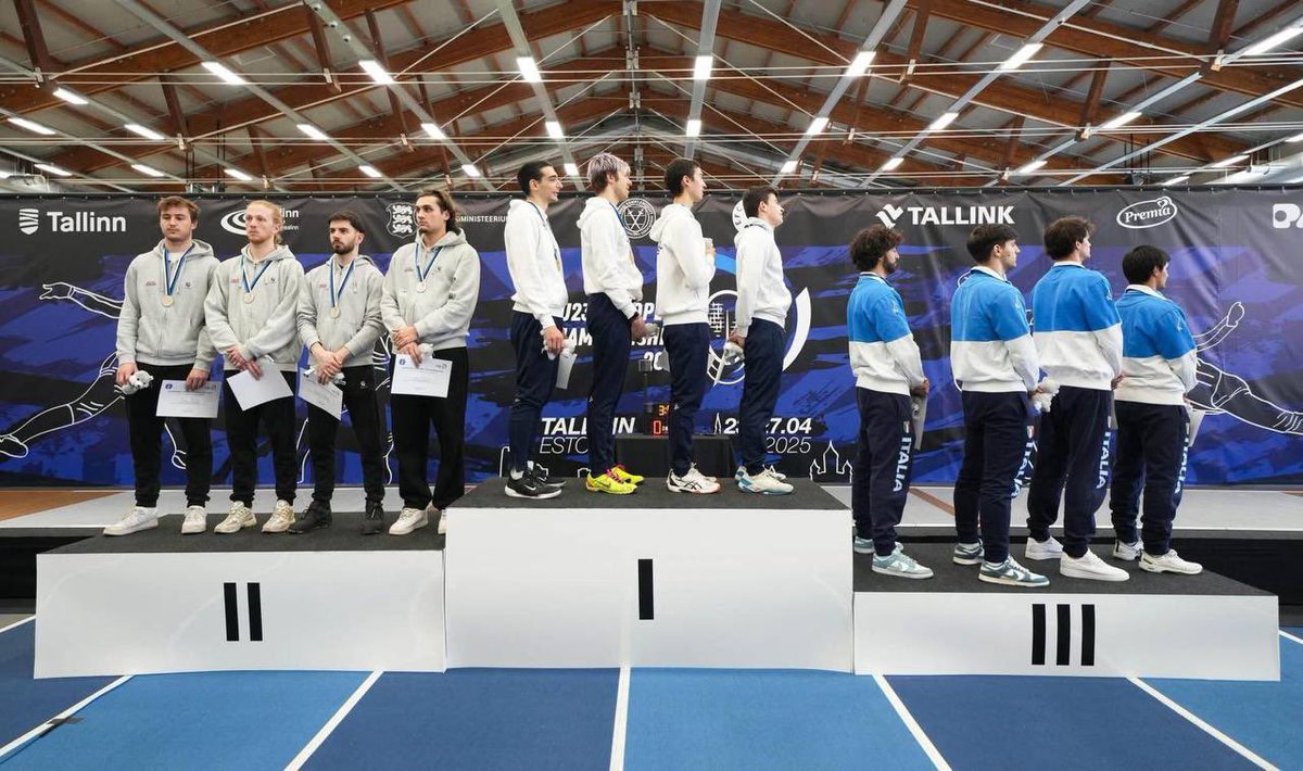 🚨🇮🇱🇨🇭The Swiss under-23 fencing team turned their back on the Israeli team during the medal ceremony of the European Fencing Championship in protest against genocide