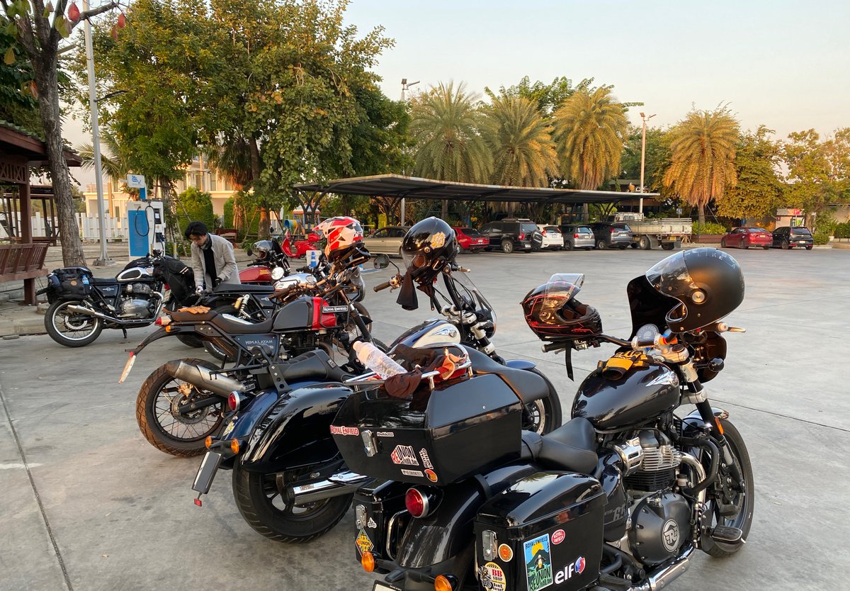 Lousqnstreams's tweet photo. 🌄🏍️🇹🇭 https://t.co/PAO12jQBLg