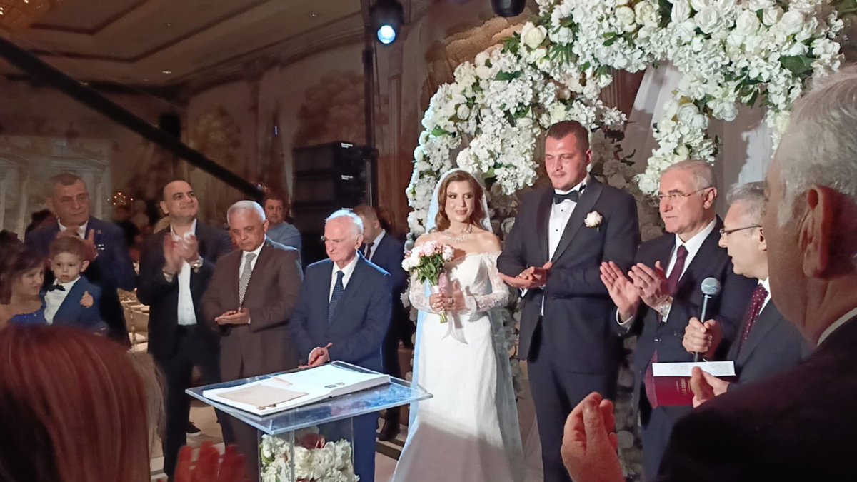 Önceki Dönem Genel Sekreterimiz Sayın Önder Sav ile birlikte Adnan Ercan’ın Kıymetli Oğlu Buğra Can Ercan ve Değerli Eşi Alya Nur çiftinin mutluluklarına şahitlik ettik.

Genç çiftimize bir ömür boyu sağlık, mutluluk ve huzur diliyorum.
Allah mesut etsin, yolları açık olsun!