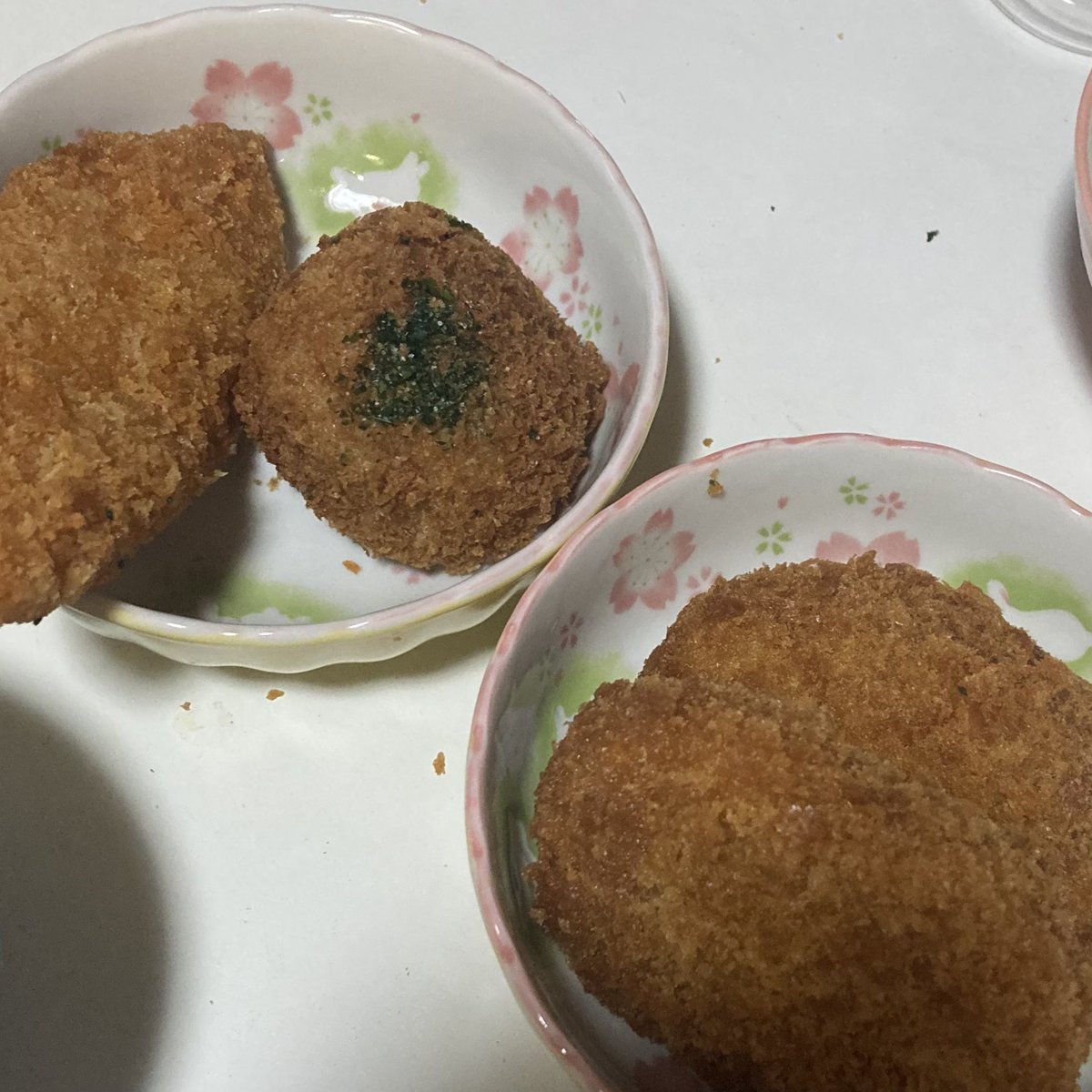 kichou705's tweet photo. #モノノケ市 で出会った妖怪さんに
教えてもらった
コロッケ屋さんで夕飯用に買ってきました。

#モノノケ市2504 https://t.co/SKnmdeOPYb