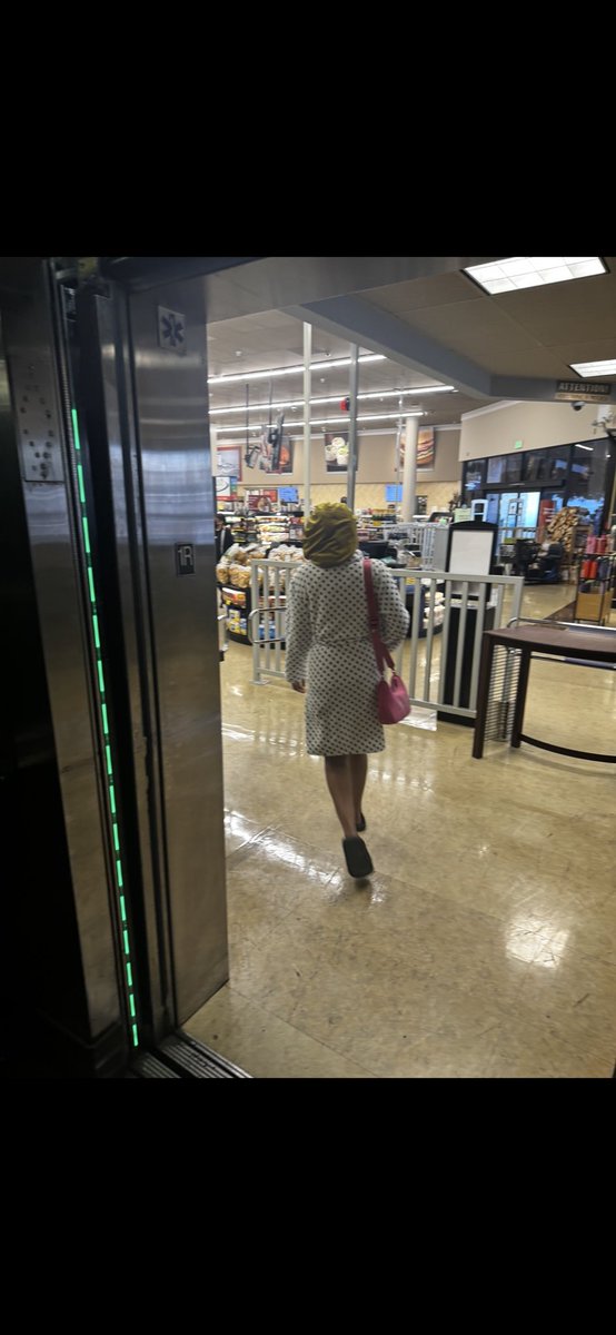 LadyElerbee's tweet photo. @SomaKazima What about PJs and bonnet at the grocery store? https://t.co/ahvApoBobE