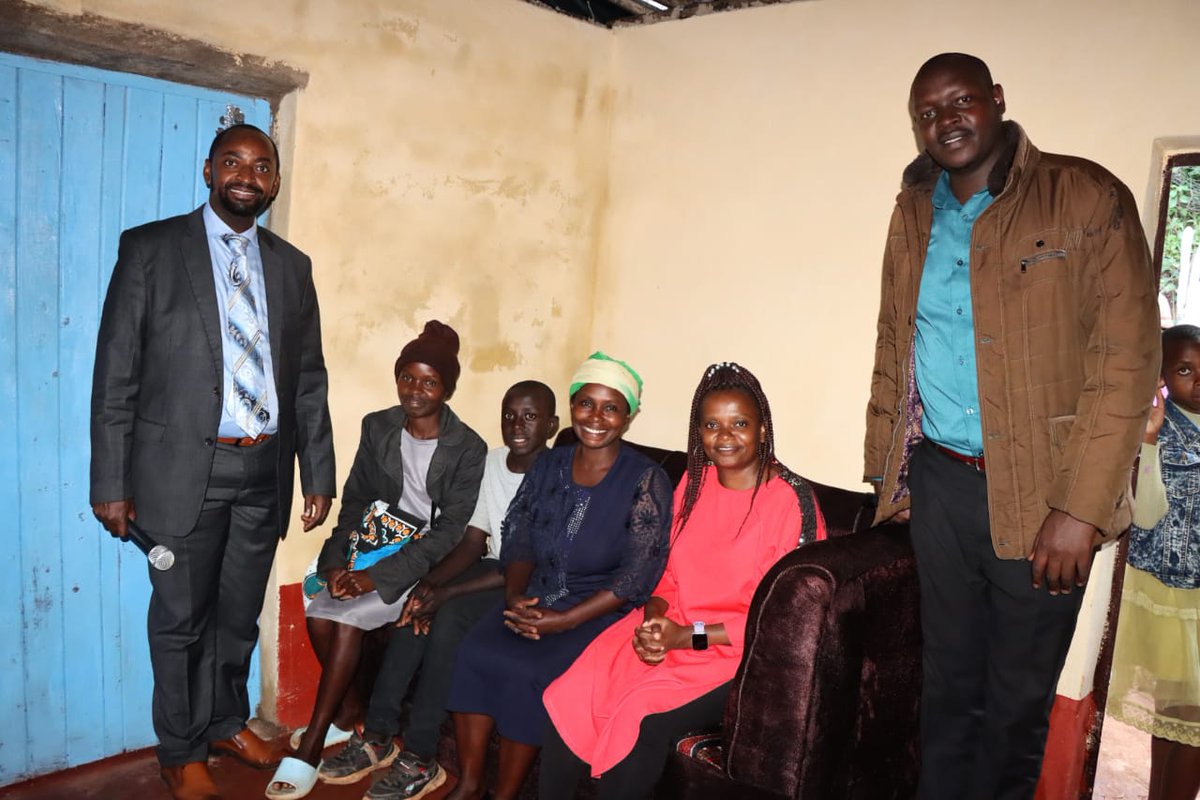 90.3 County FM tweet media