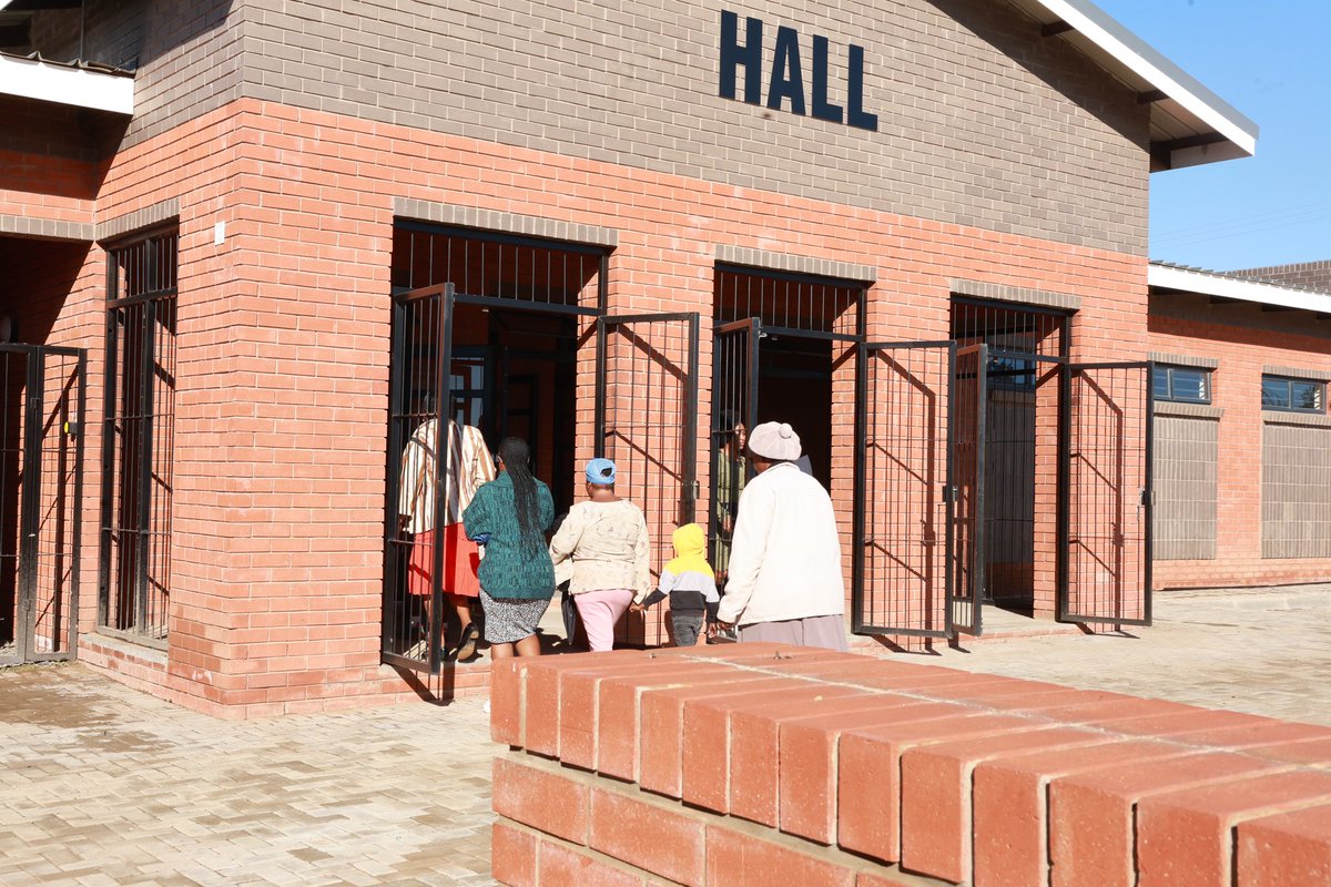 fsgov's tweet image. Premier Letsoha-Mathae, after several visits to Grassland recognized the urgent need for service delivery interventions in the area. She then made the decision to host both the GBVF Prayer Service &amp;amp; Provincial #FreedomDay Celebrations in ward 17, Grassland. #FreedomInService