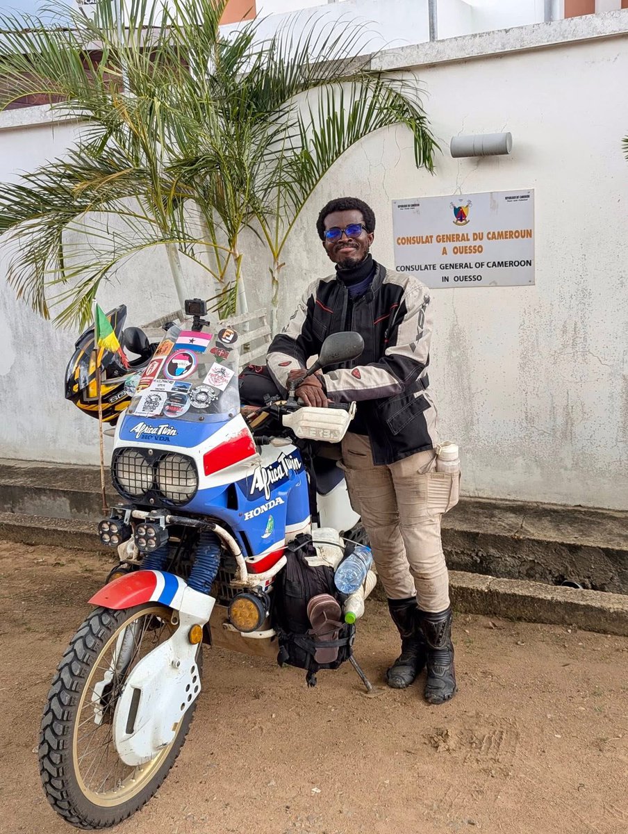 goshers_'s tweet image. I am meeting #FLYINGFLAGS at the Aflao border at 12 noon. Who is joining me?