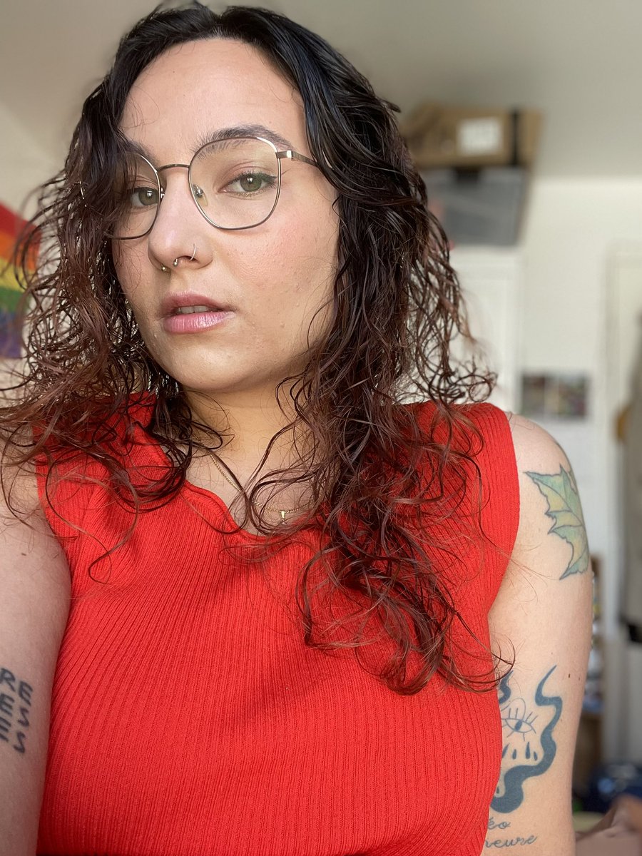 Bonjour les pouilleux.

Vous allez passez votre dimanche à trembler face à mon image sans passer le cap de m'écrire et enfin raquer... Pathétique vie que vous menez.

Annule tous tes plans pour me servir et t'abandonner dans la dévotion à mon nom.

Findom femdom gynarchy