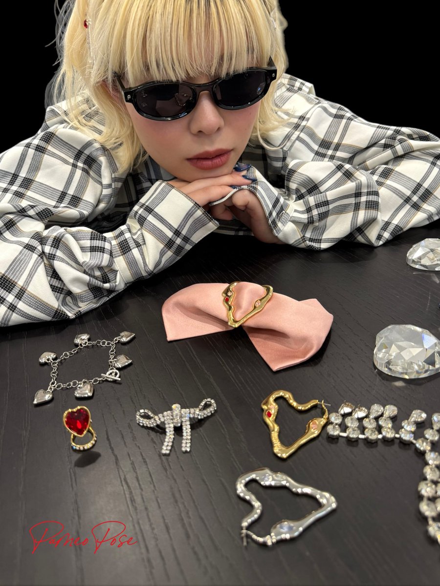 PAMEO POSE tweet media