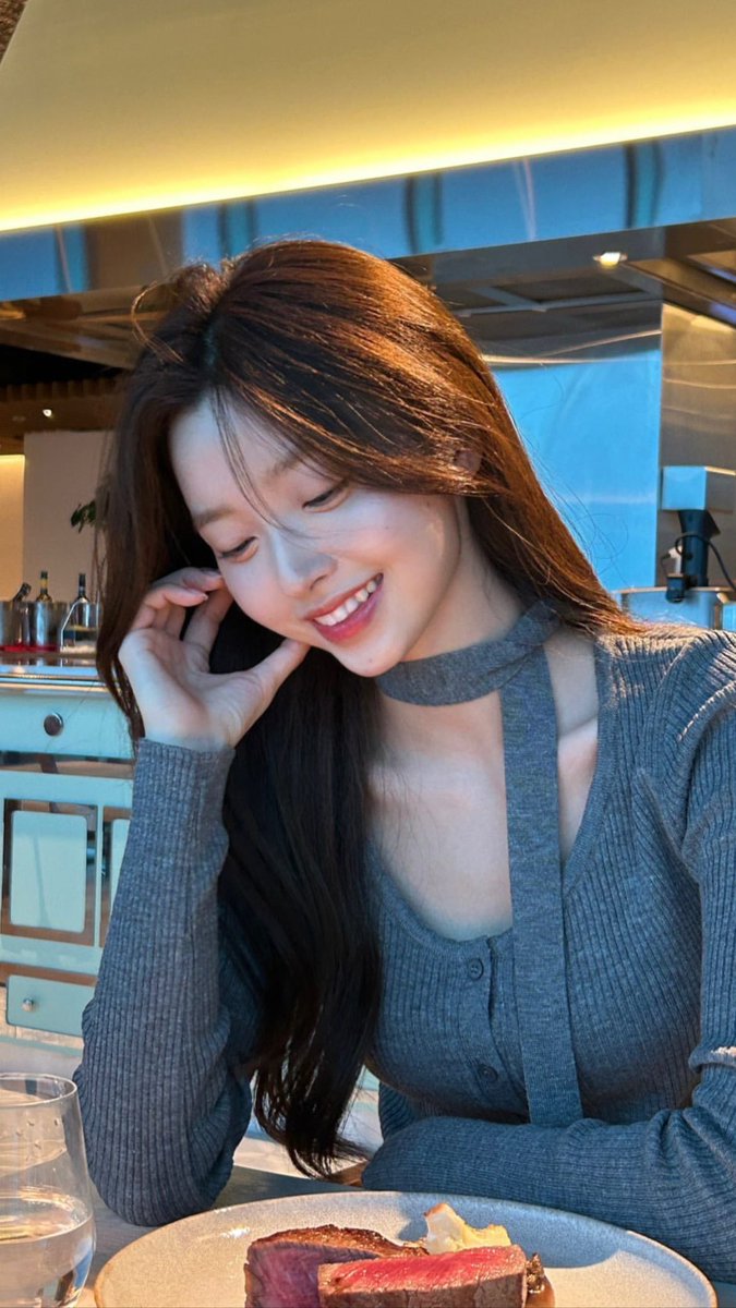 イイ女目指す外資系OL25歳
\離れるべき男の特徴10選/✍🏻
①都合のいい時だけ連絡してくる
②すぐ怒って話し合いできない
③口だけで行動に移さない
④浮気経験ある友達が複数いる
⑤口癖は「でも、だって」
⑥容姿を否定してくる
⑦平気で悪口や嘘を言う
⑧彼女いる自分が好き