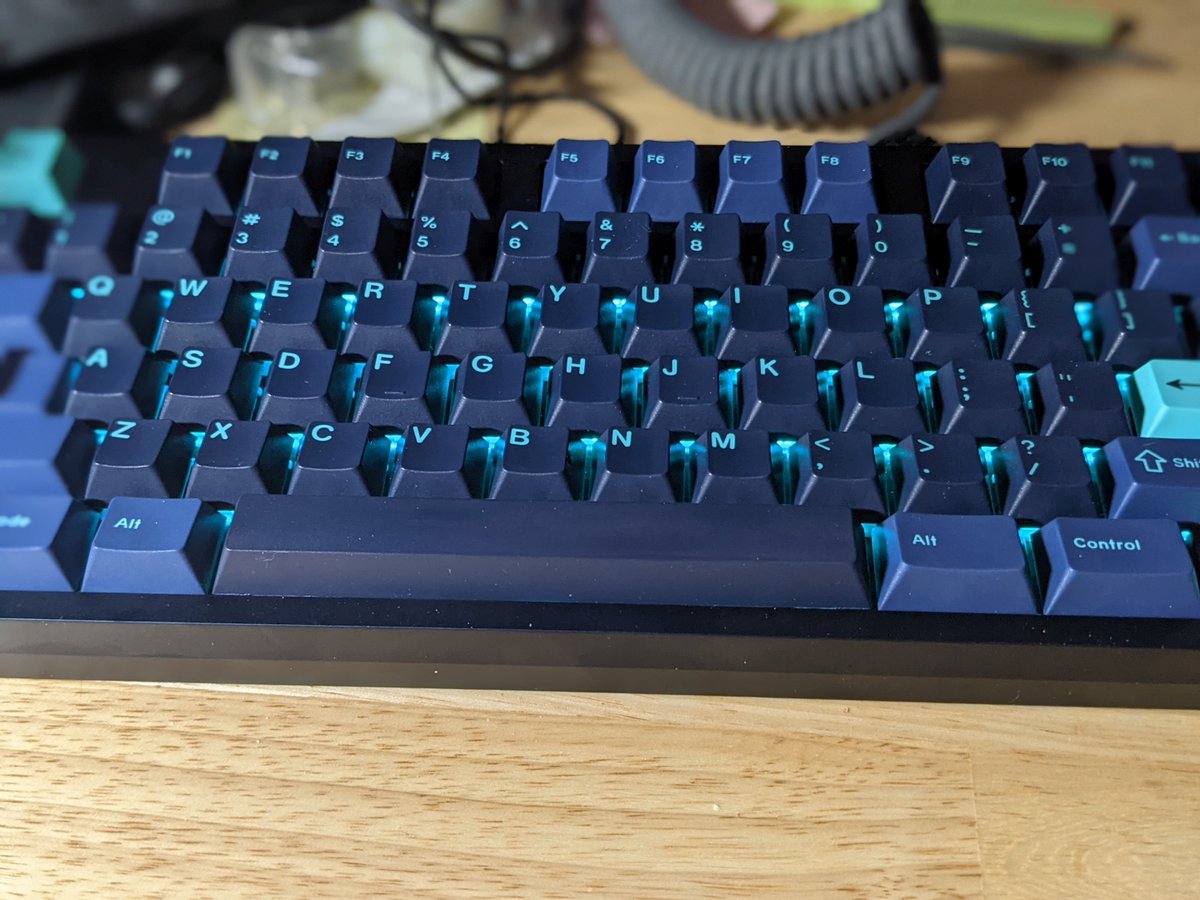 built my first keyboard

QK100 w/ GMK Hammerhead Keycaps and Haimu x Geon HG White Tactile Switches