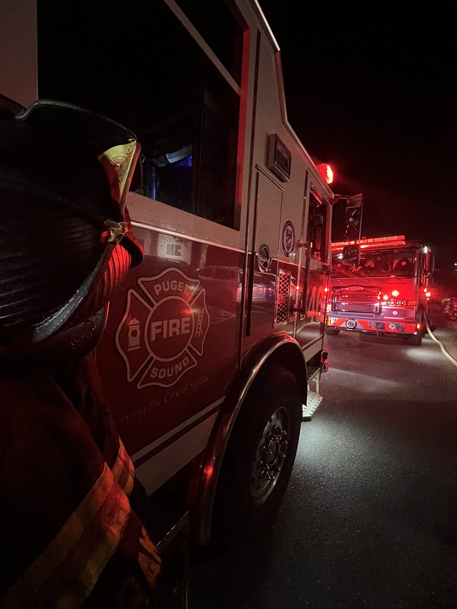 ZONE3PIOs (@zone3pios) on Twitter photo 1/2 <a href="/PugetSoundFire/">Puget Sound Fire</a> received reports of smoke and an alarm sounding in the 17300 32nd Ave S. When they arrived they found a single apt unit with heavy smoke and reports of someone inside. The crew quickly rescued one child from the apartment. 1/2 <a href="/PugetSoundFire/">Puget Sound Fire</a> received reports of smoke and an alarm sounding in the 17300 32nd Ave S. When they arrived they found a single apt unit with heavy smoke and reports of someone inside. The crew quickly rescued one child from the apartment.