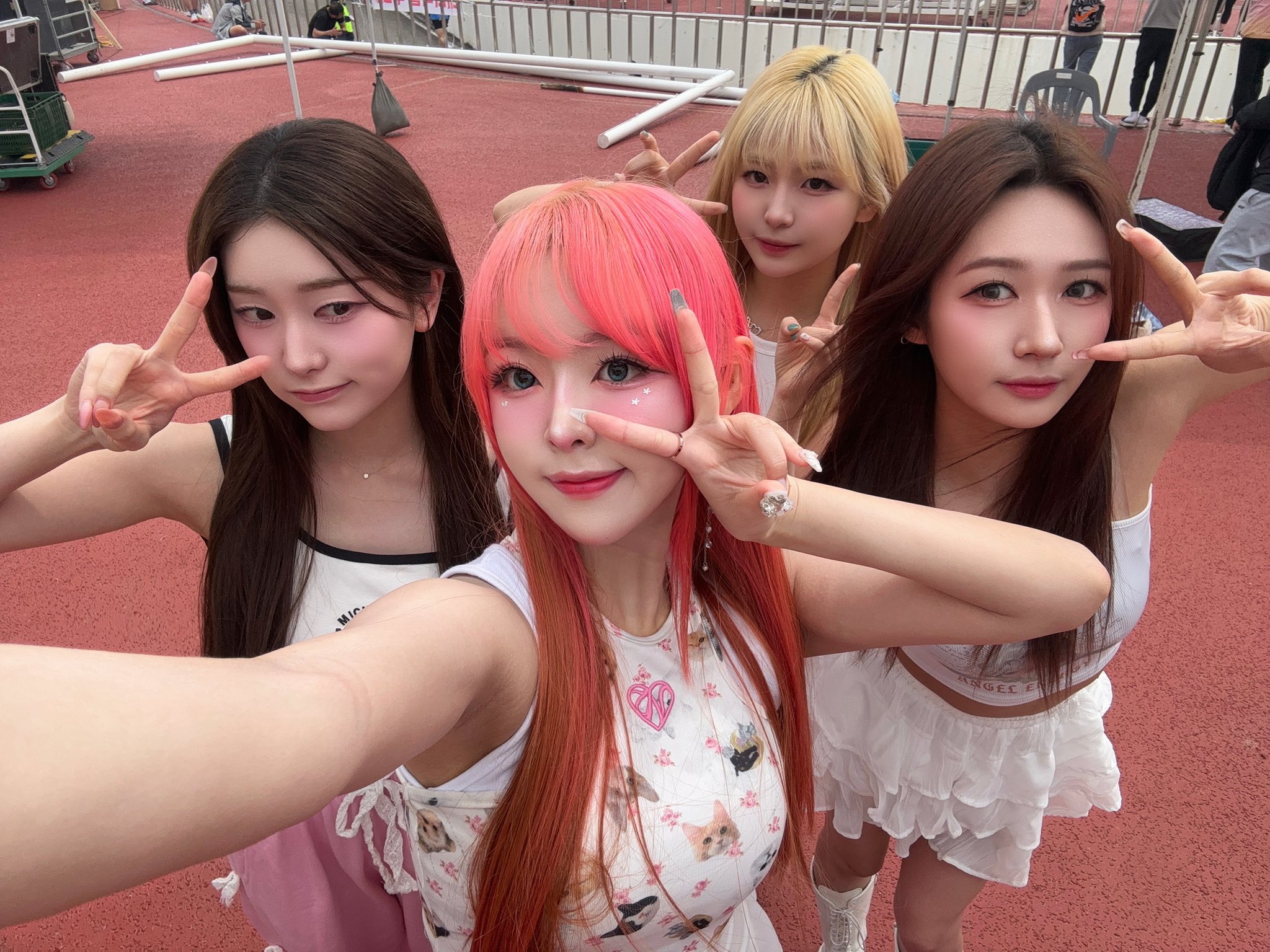 GphD8oAbEAIWjon?format=jpg&name=large