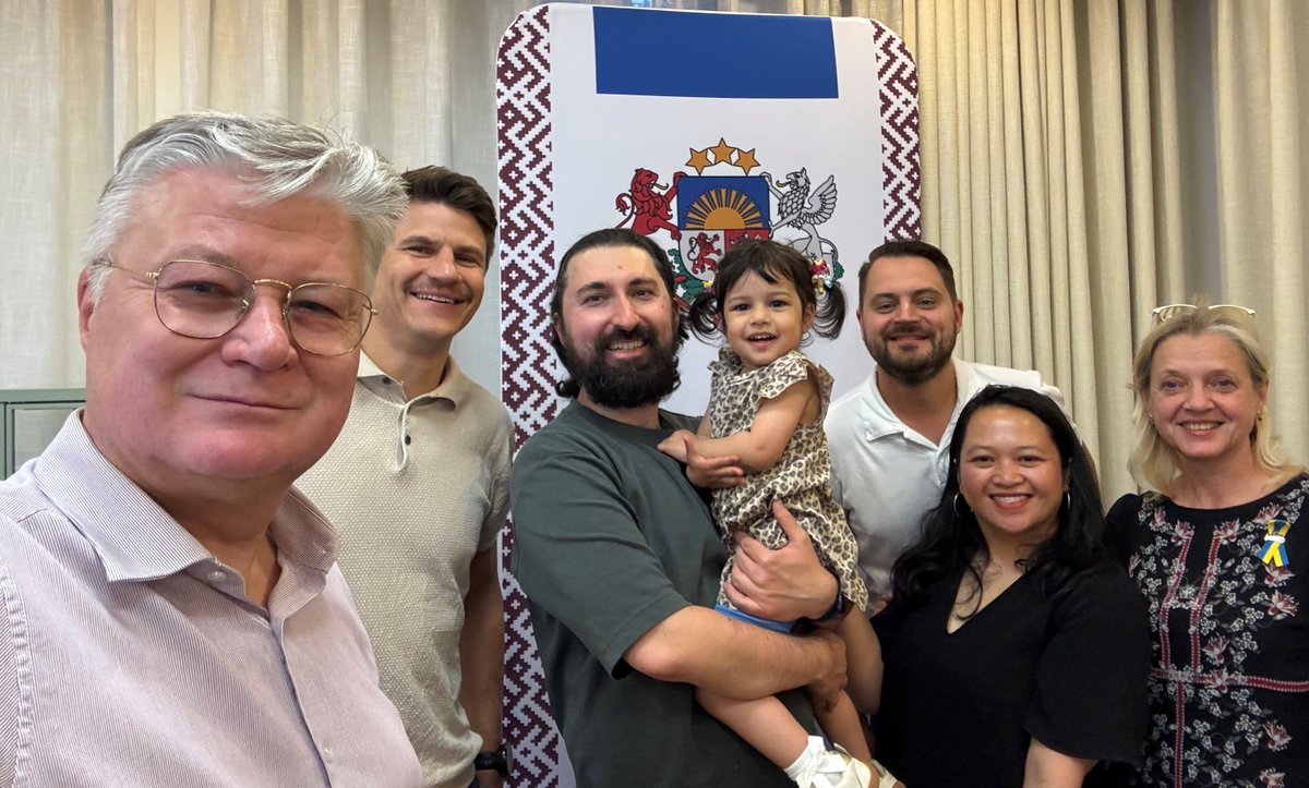 Tikšanās un lekcija par kvantu fiziku, paldies profesoram Maksimam Arzamasovam, Latvijas vēstniecībā Pekinā. Paldies <a href="/r_karlis/">kārlis</a>  par ideju! Paldies visiem par atsaucību, katru dienu, katru brīdi uzzinām kaut ko jaunu un mazāk ierastu.