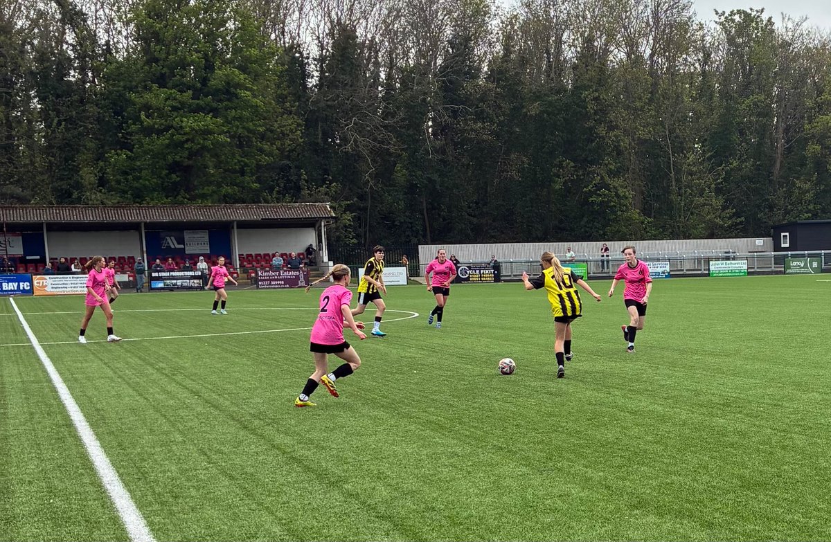 Kent Schools FA (@kentschools_fa) on Twitter photo Some pics from the <a href="/kentschools_fa/">Kent Schools FA</a> U13/U14 Girls Final between <a href="/WestKentSFA/">West Kent SFA</a> and <a href="/MaidstoneSfa/">MaidstoneSFA</a>
More and better pics to follow from <a href="/ESAPHOTOS/">ESAPHOTOS</a> - watch this space for details. Some pics from the <a href="/kentschools_fa/">Kent Schools FA</a> U13/U14 Girls Final between <a href="/WestKentSFA/">West Kent SFA</a> and <a href="/MaidstoneSfa/">MaidstoneSFA</a>
More and better pics to follow from <a href="/ESAPHOTOS/">ESAPHOTOS</a> - watch this space for details.