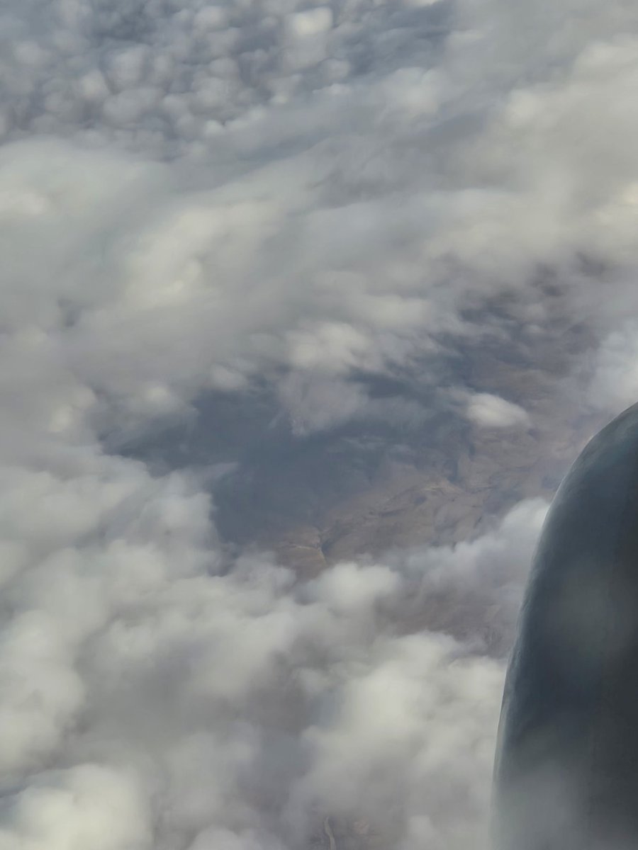 Sky high above the clouds 💕