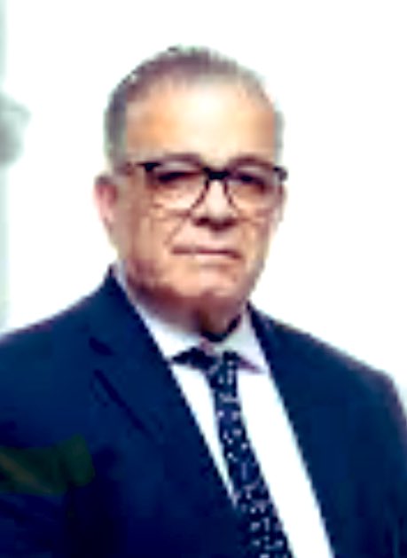 تلقيت نبأ وفاة الزميل الفاضل 
والدكتور القدير الدكتور عبدالخالق عبدالملك بالحزن والأسى لهذا الفقد الكبير

عرفت الرجل بالخلق الرفيع والاجتهاد بالعمل وطيب المعاشرة للزملاء
كان هذا واضحا وجليا من خلال تعامله مع زملائه في قسم الاطفال - مستشفى مبارك الكبير حيث كنت اعاين بعض الحالات