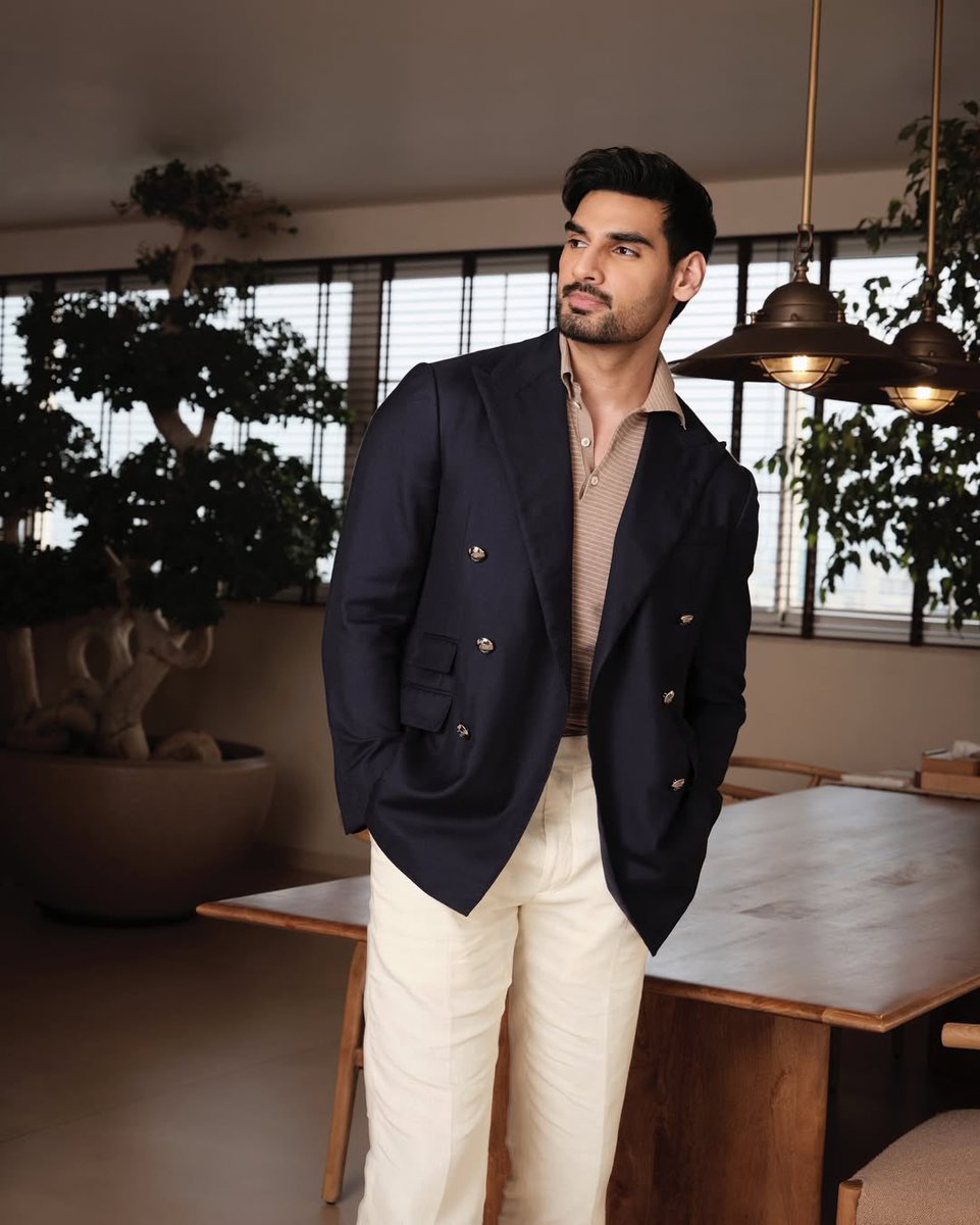 ahanpriv's tweet photo. Thank you @theathiyashetty, for the perfect gift! Can’t wait to celebrate Diwali with you!

This festive season, celebrating the warmth of tradition and the timeless elegance of Ralph Lauren.🤍

@poloralphlauren @collectiveindia 
#PoloRalphLauren https://t.co/sCO9gnA6Wt