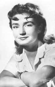 merlinpapin3's tweet photo. .@FredOL69007 @tbarnaud (#DéfiCinéClassique2025) On souhaite un Bon Anniversaire à #BrigitteAuber qui a 100  ans on peut la voir dans

1946 : Antoine et Antoinette de Jacques Becker : une invitée au mariage
1946 : Les Portes de la nuit de Marcel Carné
1946 : Adieu chérie de Raymond Bernard
1947 : L'Éventail d'Emil-Edwin Reinert
1948 : Les amoureux sont seuls au monde d'Henri Decoin : Christine
1949 : Rendez-vous de juillet de Jacques Becker : Thérèse Richard
1950 : Vendetta en Camargue de Jean Devaivre : Huguette
1951 : Sous le ciel de Paris de Julien Duvivier : Denise Lambert
1951 : Victor de Claude Heymann : Marianne
1952 : L'Amour toujours l'amour de Maurice de Canonge : Anita
1953 : Femmes de Paris de Jean Boyer : Gisèle
1954 : La Main au collet (To Catch a Thief) d'Alfred Hitchcock : Danielle Foussard
1955 : Les Aristocrates de Denys de La Patellière : Daisy de Maubrun
1956 : Ce soir les jupons volent de Dimitri Kirsanoff : Blanche
1956 : Lorsque l'enfant paraît de Michel Boisrond : Annie Fouquet
1957 : Trois pin-up comme ça de Robert Bibal
1959 : Mon pote le gitan de François Gir : Odette
1970 : Le Cœur fou de Jean-Gabriel Albicocco : Cécile Menessier
1982 : Mon curé chez les nudistes de Robert Thomas : Charlotte, la femme d'Antoine
1997 : Le Déménagement d'Olivier Doran : Blanche et Rose Colomb
1998 : L'Homme au masque de fer de Randall Wallace : la dame de compagnie de la mère de la reine
2019 : La Sainte Famille de Louis-Do de Lencquesaing : Bonne
2025 : Forever de Aytl Jensen : Helen Wilcox