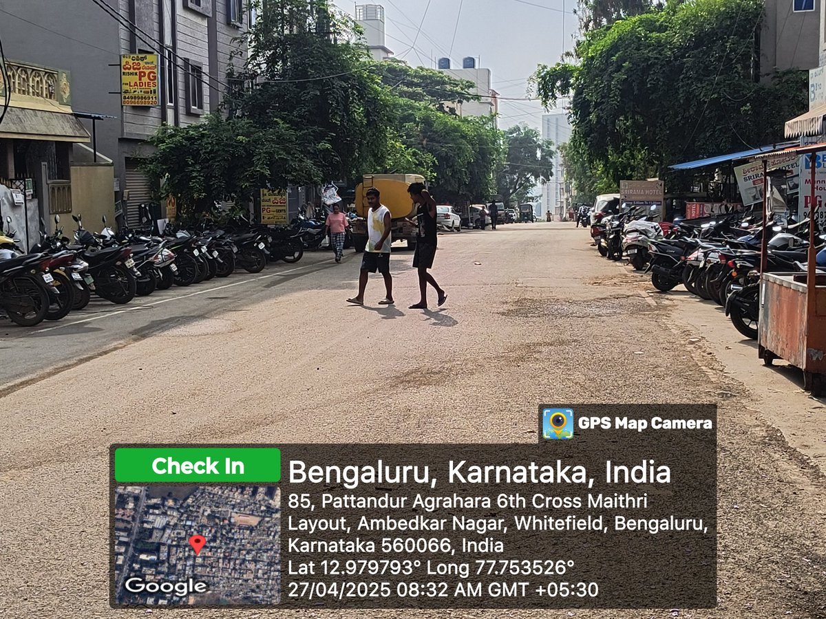 SonnappaT's tweet photo. Ambedkar Nagar, Whitefield PG ನಿವಾಸಿಗಳು ರಸ್ತೆಗಳಲ್ಲಿ ದ್ವಿಚಕ್ರ ವಾಹನಗಳನ್ನು. ಕಾರುಗಳನ್ನು ನಿಲ್ಲಿಸಿರುತ್ತಾರೆ. ತಾವು PG ಮಾಲೀಕರ ಬಳಿ ಒಳಗಡೆ ನಿಲ್ಲಿಸಿಕೊಳ್ಳುವಂತೆ ಸೂಚಿಸಲಾಗಿದೆ. Put No Parking Board
@blrcitytraffic @BBMPCOMM @osd_cmkarnataka @dcpwhitefield @DCPTrEastBCP @acpwfieldtrf @wftrps https://t.co/NsvdcKuT3R