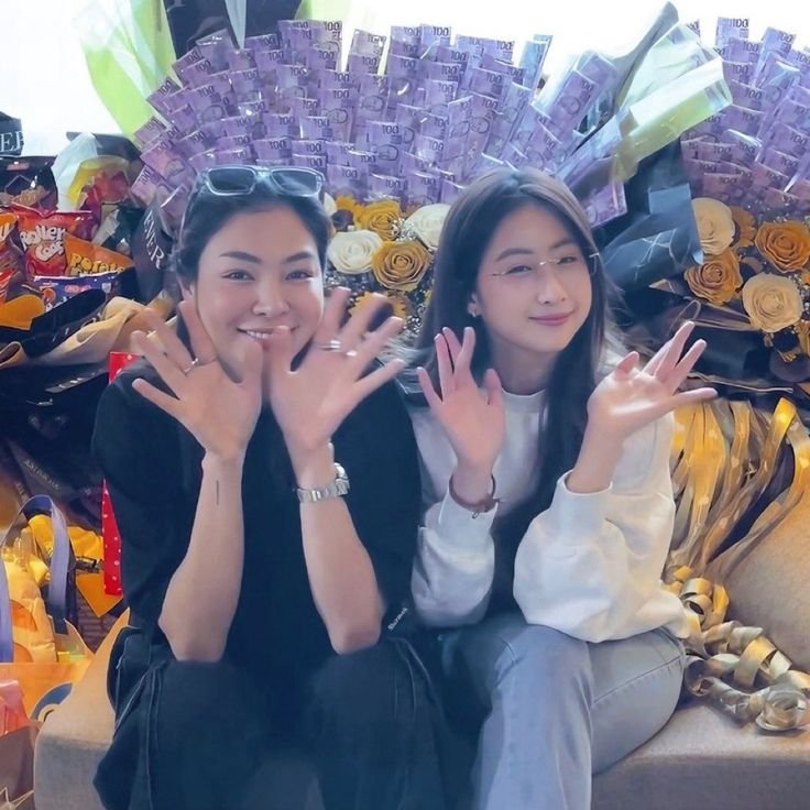 Throwback after the Blank last EP watch party in Manila 🥹

We miss you both, mga jowa 🥹🌻🫧
Your Filo Babebies are here, always waiting for you both ❤️

Mahal namin kayo 🤍💛

<a href="/malisorn00/">Faye Malisorn</a> <a href="/Yoko_apasra/">Apasra</a>
#FayeYokoAppreciationDay
#ฝ้ายโยโกะ #FayeYoko