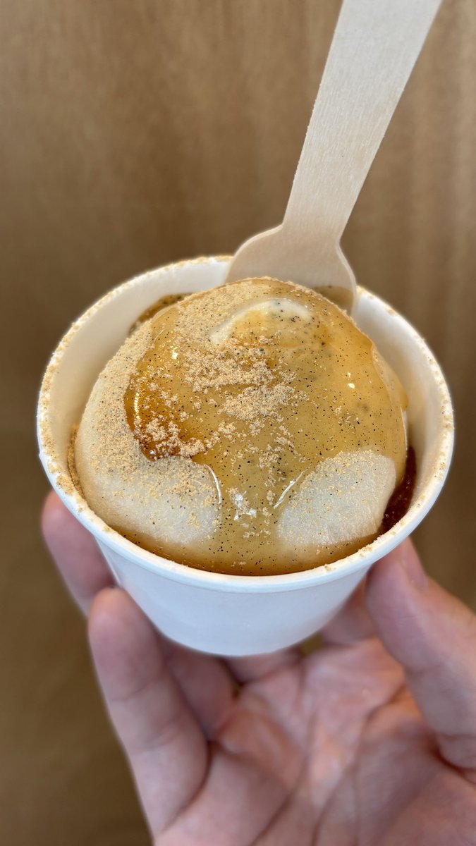 uryo1112's tweet photo. この世の全ての紅茶好きへ
飯田橋の狭山茶アイス専門店あま茶がガチで優勝できます。
茶葉香る絶品の和紅茶アイスはもちもちの求肥に包まれてえぐうまい。
都内紅茶スイーツ巡りで絶対に行くべきお店。 https://t.co/ZjlAZdt0Ak