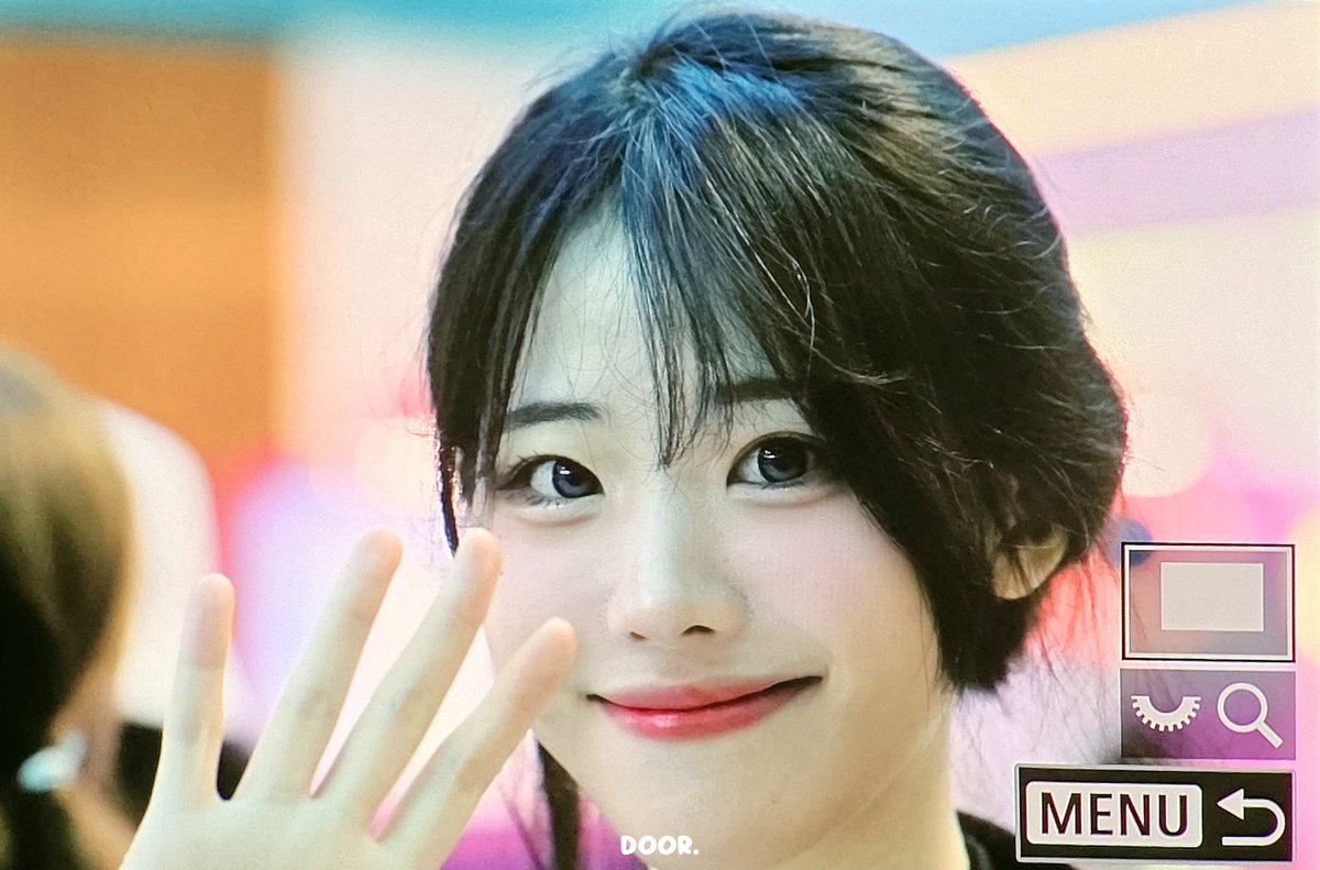 250427 #히나 Pre.

조심히 돌아가요~또 만나❣️

#QWER #냥뇽녕냥 #장나영 #Hina @hapycb https://t.co/owqAwvm2um
