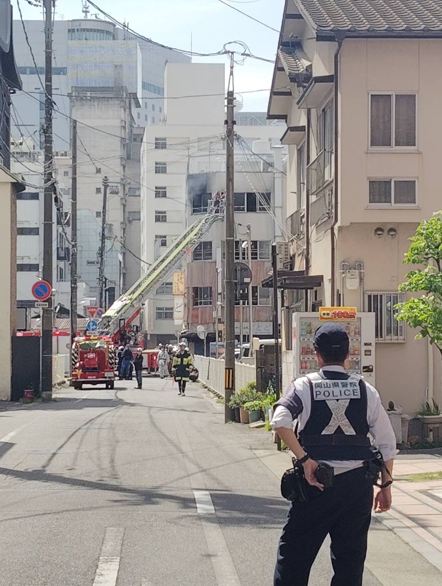 kenyamasa's tweet photo. 駅前で家事あったみたい🥺

#岡山駅前 #火事 https://t.co/9Iw15jlBwO