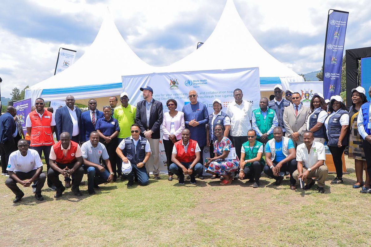 UgandaRedCross's tweet photo. #Uganda is #EbolaFree 
📍Mbale
With Partners that have been pivotal and at the centre of the response. 
Together we win!
@UNICEFUganda @WHOUganda @MinofHealthUG @IFRCAfrica @IFRC_DREF @ifrc @GovUganda https://t.co/XoWSXl0JwR
