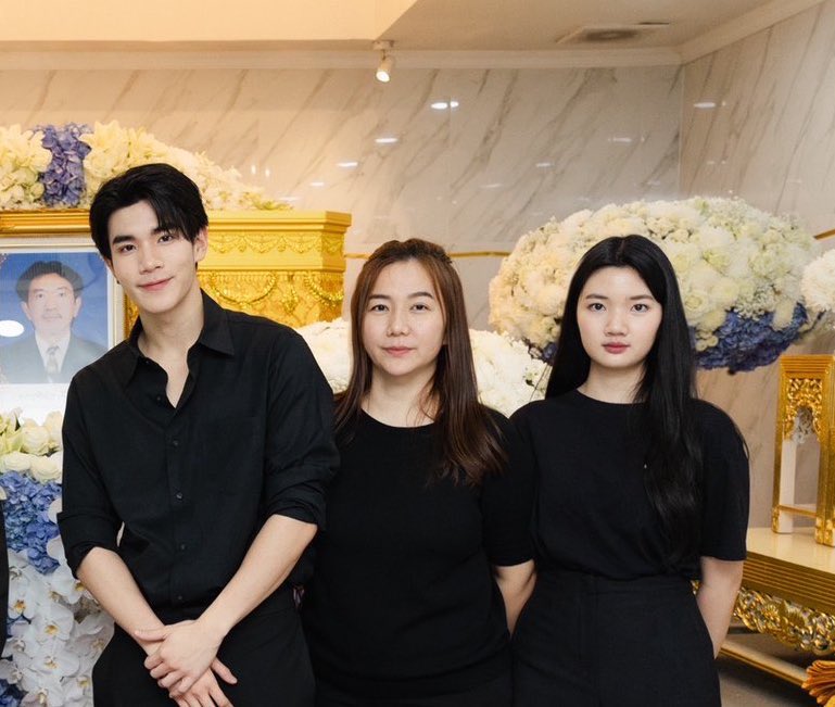 fourth has faced all these days with a lot of strength, always with a smile, taking care of his family, the decision to be ordained is not easy, but he did it for his dad, i’m sure he is really proud of him 🤍