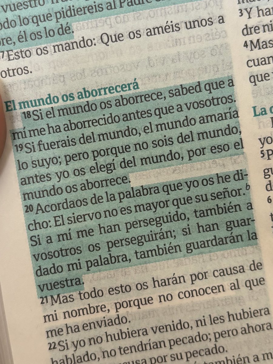 eevitss's tweet photo. Ok, pero estoy leyendo la biblia y me hace llorar cada 2 segundos https://t.co/x4Ku62qAK4