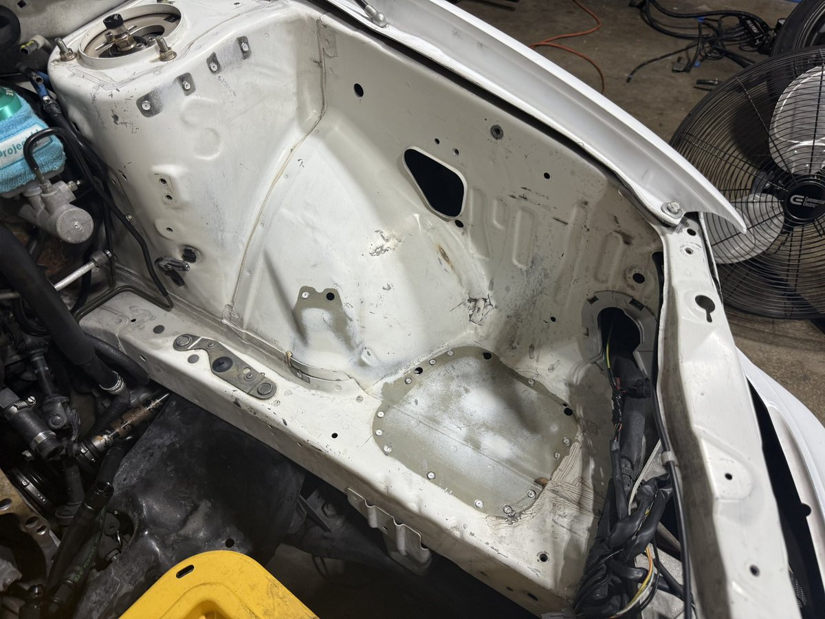 rulershiped's tweet image. 50% done with the engine bay setup. Then a lot of body work🫡