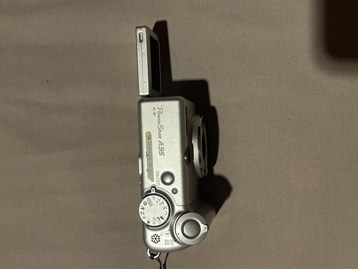 daisieee_lee's tweet photo. Wts canon a95 https://t.co/f1NOIWfNw6