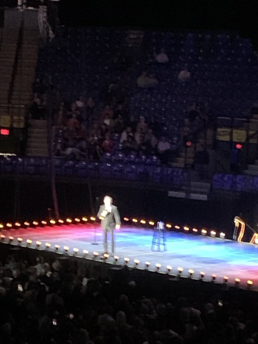 katob2's tweet photo. Well that was fun #jerryseinfeld #saveonfoodsmemorialcentre #yyj #comedy https://t.co/YmP8y3g214