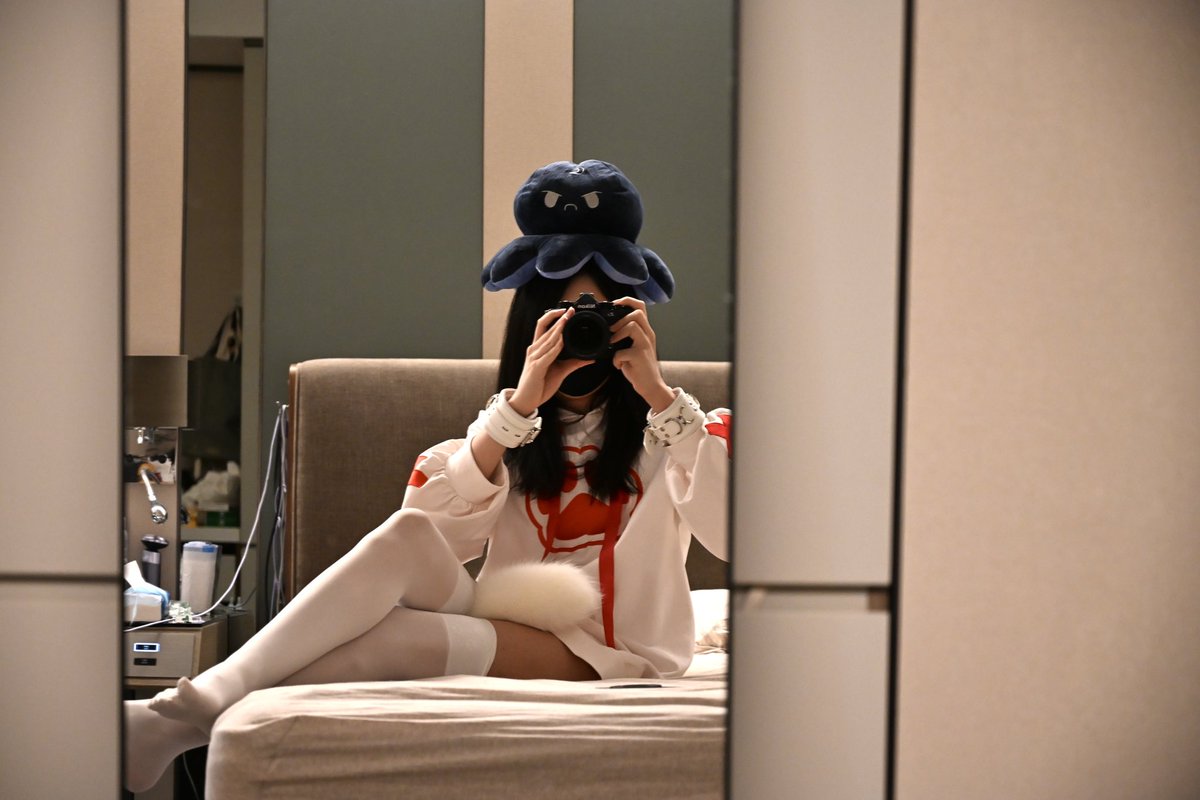 Melac__'s tweet photo. 刚过完生日！丢两张图！头上戴着生日礼物w
#男娘 https://t.co/s2HG60rwQM
