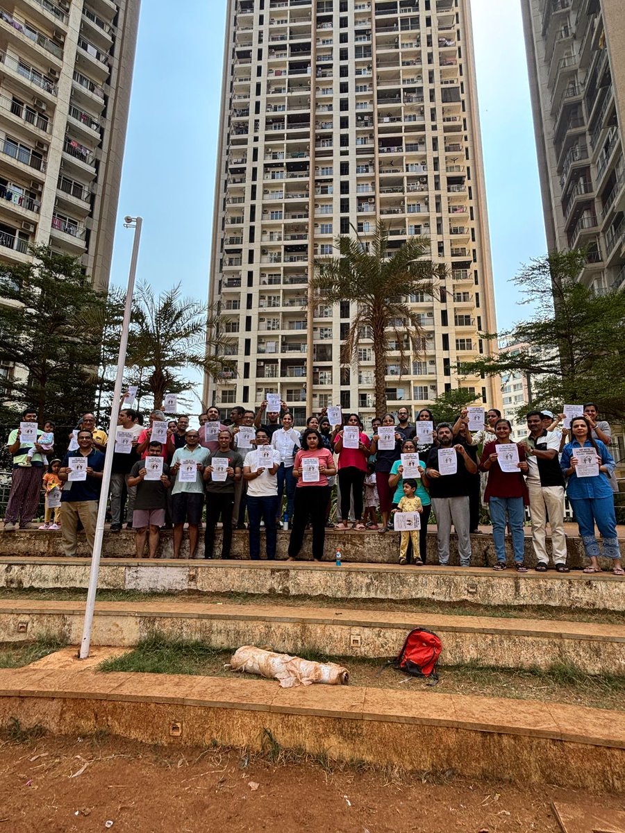 KaranBhatia_'s tweet photo. Tenants of #runwalgreens at #mulund protesting against unfair practices against tenants. Only society in Mulund to do so.
#tenants #Discrimination #mumbai #mulund
@mulund_info https://t.co/cyz3M35QyL