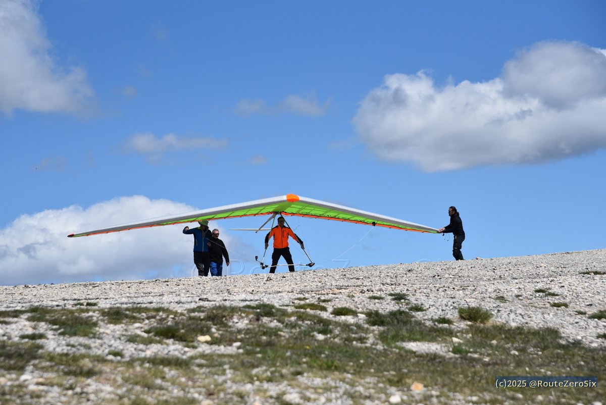routezerosix's tweet photo. Site de vol libre du col de Lachens (1630 m) dans le département du Var

#MontLachens #colduLachens #Vollibre #deltaplane #delta #FFVL #fly #hanggliding https://t.co/rPAehqmjn5