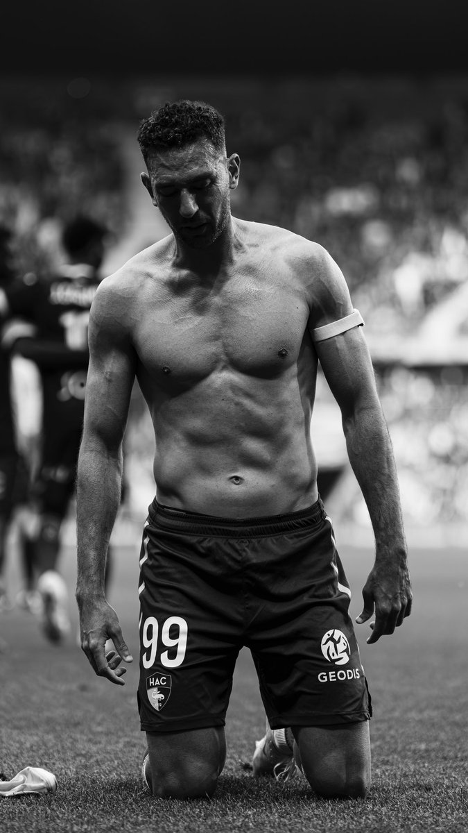 RS076's tweet image. Petit instant fond d’écran après ce petit point gagné contre Monaco.

@Ligue1 

#HACASM #Ligue1McDonalds #lehavre #hacfoot