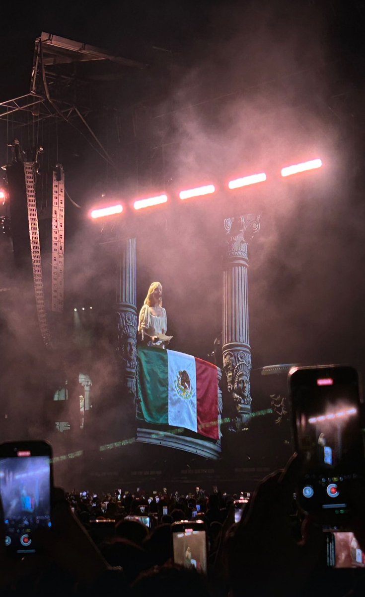 Raulgallo_e's tweet photo. I’m gonna tell my kids this was Miguel Hidalgo 🇲🇽 #VivaLaMAYHEM https://t.co/fNl5pqFBMb