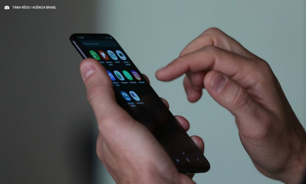 kleberkarpov's tweet photo. Governo amplia Celular Seguro com alertas por WhatsApp. Distrito Federal registra queda de 26% em roubos de celulares entre 2022 e 2023
https://t.co/pQZk06aBaG
#ALERTAS #ALERTASPORWHATSAPP #BLOQUEIODOWHATSAPP #CELULAR #CELULARSEGURO #ROUBODECELULAR #SEGURANçAPúBLICA https://t.co/aEvuedqfPe