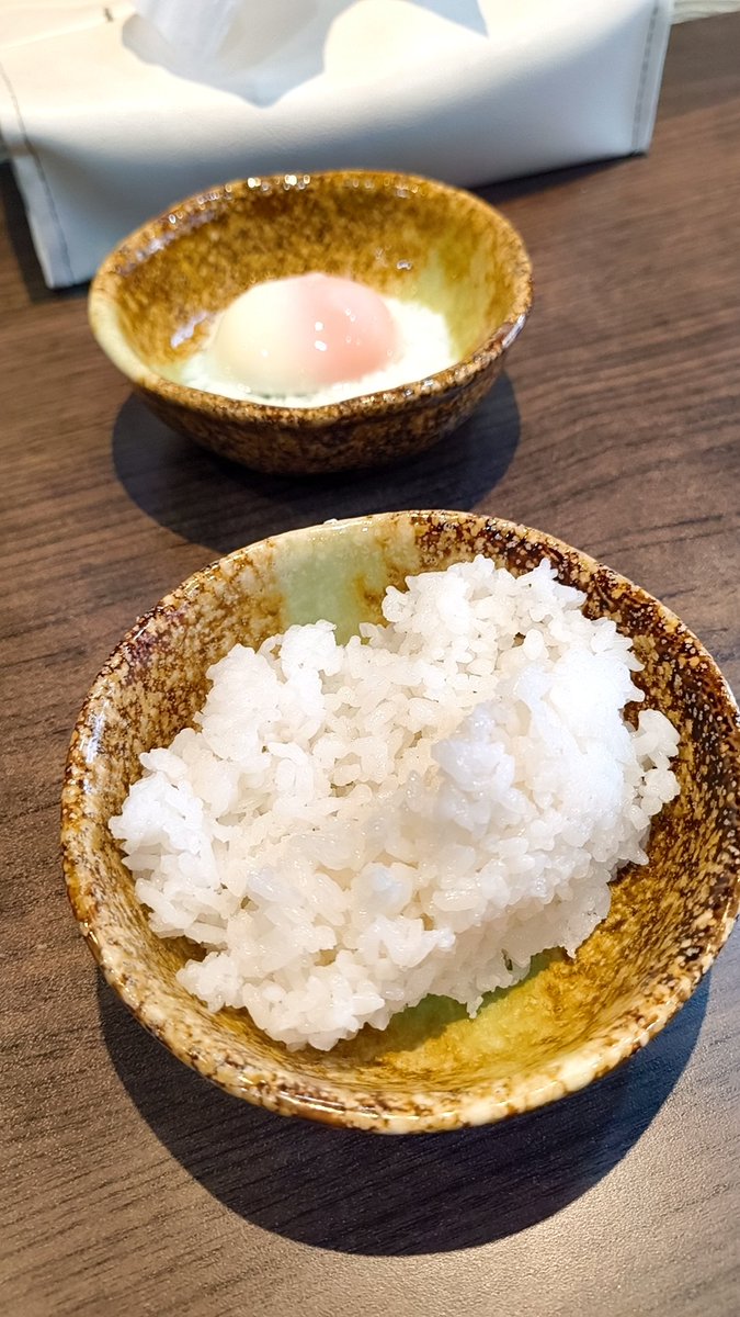 汁なし担々麺温玉半飯