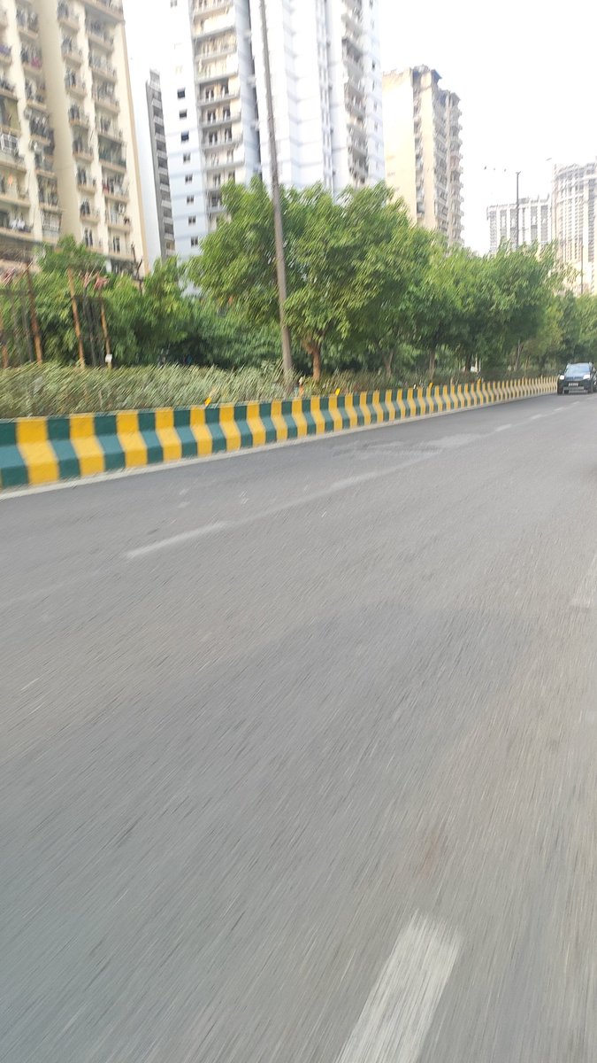 #Noida
<a href="/CeoNoida/">CEO, NOIDA Authority</a> <a href="/CPCB_OFFICIAL/">Central Pollution Control Board</a> <a href="/noida_authority/">NOIDA Authority</a> 
Sec 76-75 मैं रोड पिछले 6 महीने से टूटी हुई है 22 जनवरी 2025 को DGM सिविल रावल जी भी इंस्पेक्शन कर गए पर 3 महीने बाद भी JE निखिल जी और PE KV Singh ji के पास इसको ठीक करने का समय नहीं है ।हर बार न्यू तारीख दे देते
एरिया खराब कर दिय