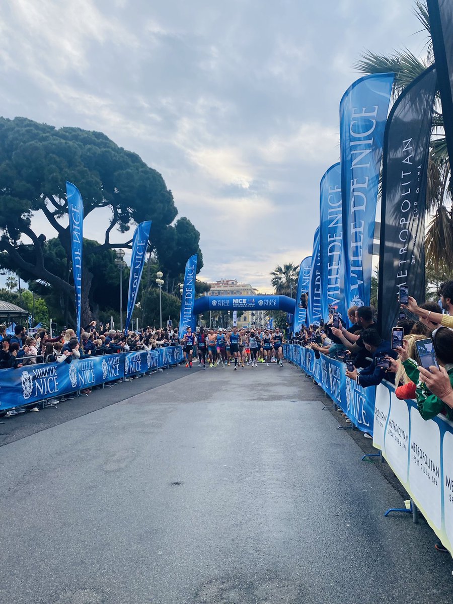 Départ de la 33e édition du <a href="/SemiMarathon06/">Nice Semi-Marathon</a> !
Bonne course à tous ! 🔥🔥 <a href="/VilledeNice/">Ville de Nice</a> <a href="/MizunoFrance/">Mizuno France</a>