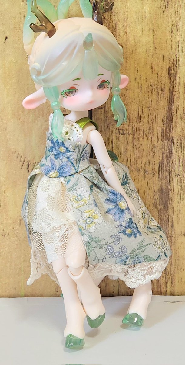 「おべべ 全部を勘で作ってるから未だに袖ありの服は作れないね〜 かといってわざわざ」|りっつ🍙のイラスト