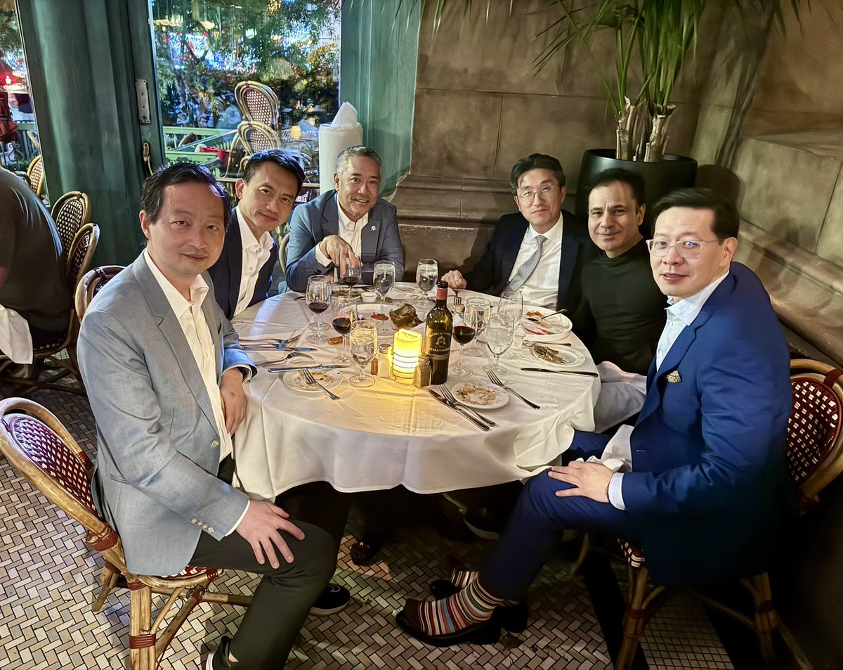 Li-Ming Su, M.D. (@limingsu1) on Twitter photo 2025 AGUS dinner Las Vegas with <a href="/gpalapa2/">Ganesh Palapattu</a>, Jim Hu, Joe Liao, Isaac Kim and Hyung Kim. (If you know, you know). To summarize tonight in one word - ‘Singularity’ 😉. 2025 AGUS dinner Las Vegas with <a href="/gpalapa2/">Ganesh Palapattu</a>, Jim Hu, Joe Liao, Isaac Kim and Hyung Kim. (If you know, you know). To summarize tonight in one word - ‘Singularity’ 😉.