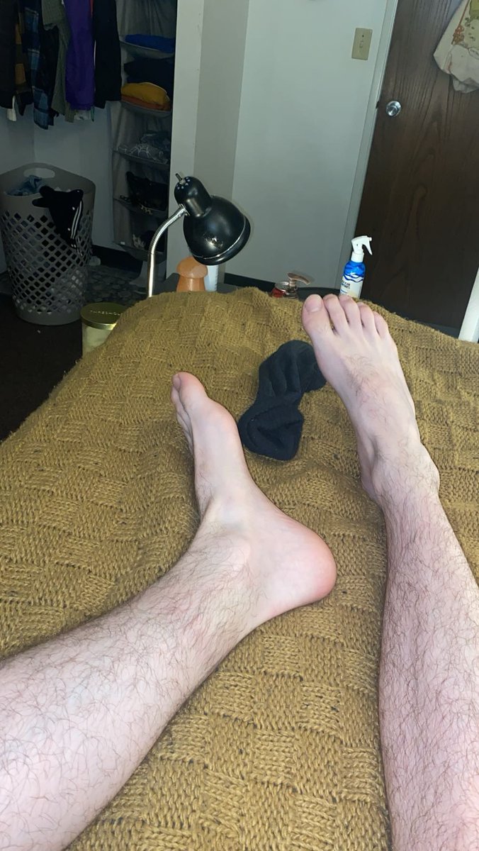 chill night
#gayfeet #malefeet #footdom