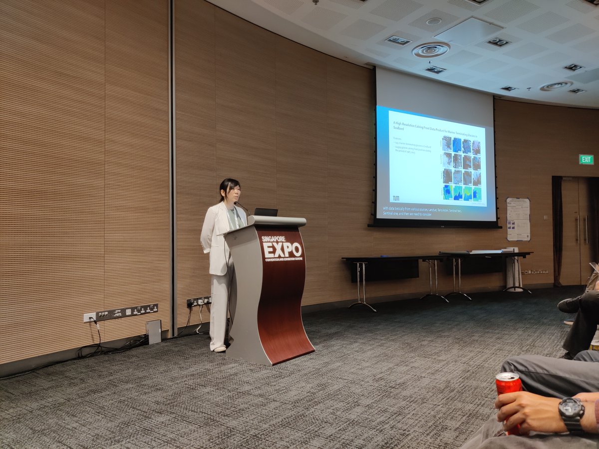 Marc Rußwurm (@marccoru) on Twitter photo The second keynote of <a href="/xiaoxiang_zhu/">Xiaoxiang ZHU</a>
is kicking off the afternoon session of the #ML4RS workshop at #ICLR.
The invited talk of Konstantin Klemmer (Microsoft) is upcoming with additional 4 contributed talks and the second poster session with 13 posters! The second keynote of <a href="/xiaoxiang_zhu/">Xiaoxiang ZHU</a>
is kicking off the afternoon session of the #ML4RS workshop at #ICLR.
The invited talk of Konstantin Klemmer (Microsoft) is upcoming with additional 4 contributed talks and the second poster session with 13 posters!