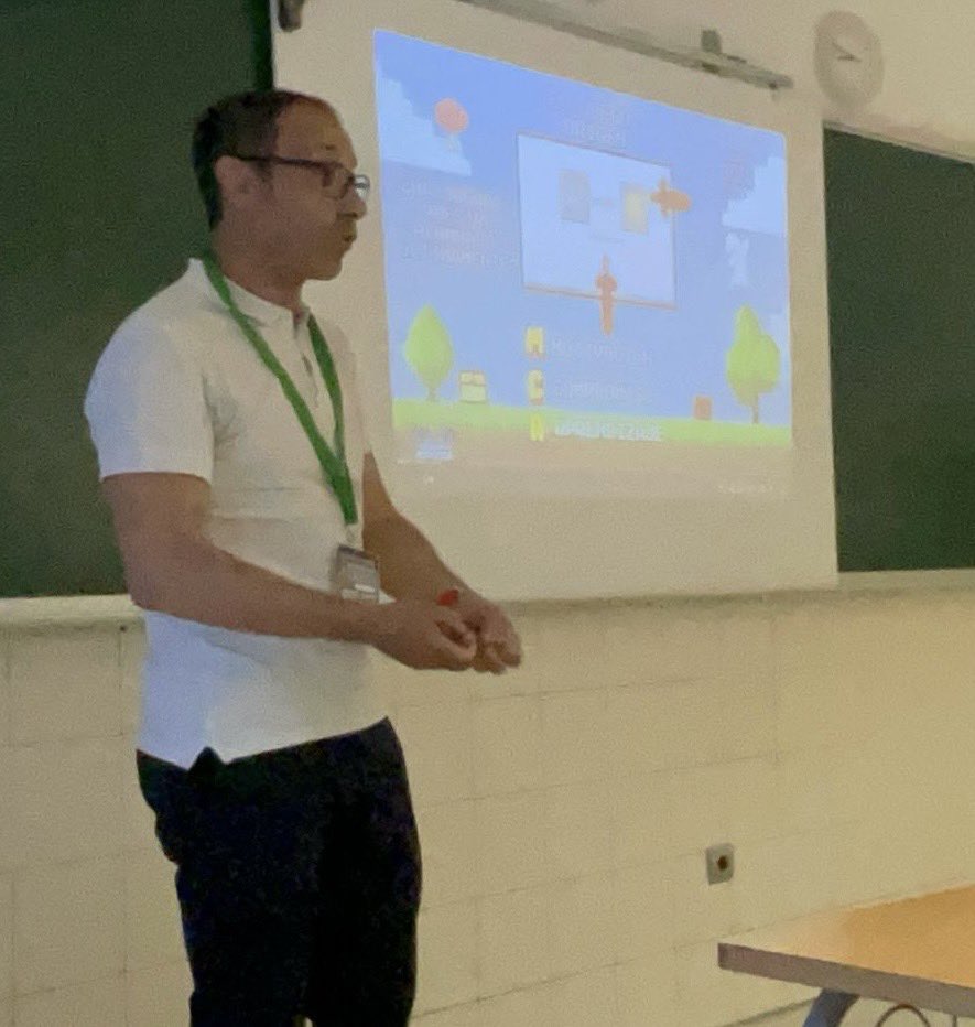 javigarlopez's tweet photo. Llevamos a las #JGA25 la magia del juego en nuestro cole @dprovidenciator. Creemos en un aprendizaje que también se construye jugando, soñando y emocionándose. Gracias a todos los que nos acompañasteis en esta aventura.
@JornadaJGA https://t.co/xokQzgS4pN
