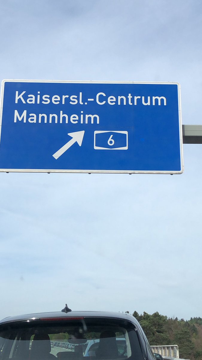 In Lautern angekommen. Stehen dann mal die letzten 3,5 km mit zahlreichen anderen Schalkern im zähfließenden Verkehr. #s04